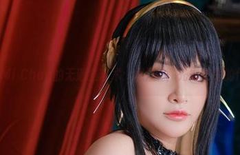 MiMi Chan的无遮挡艺术：黑江雫，光影交错的作品
